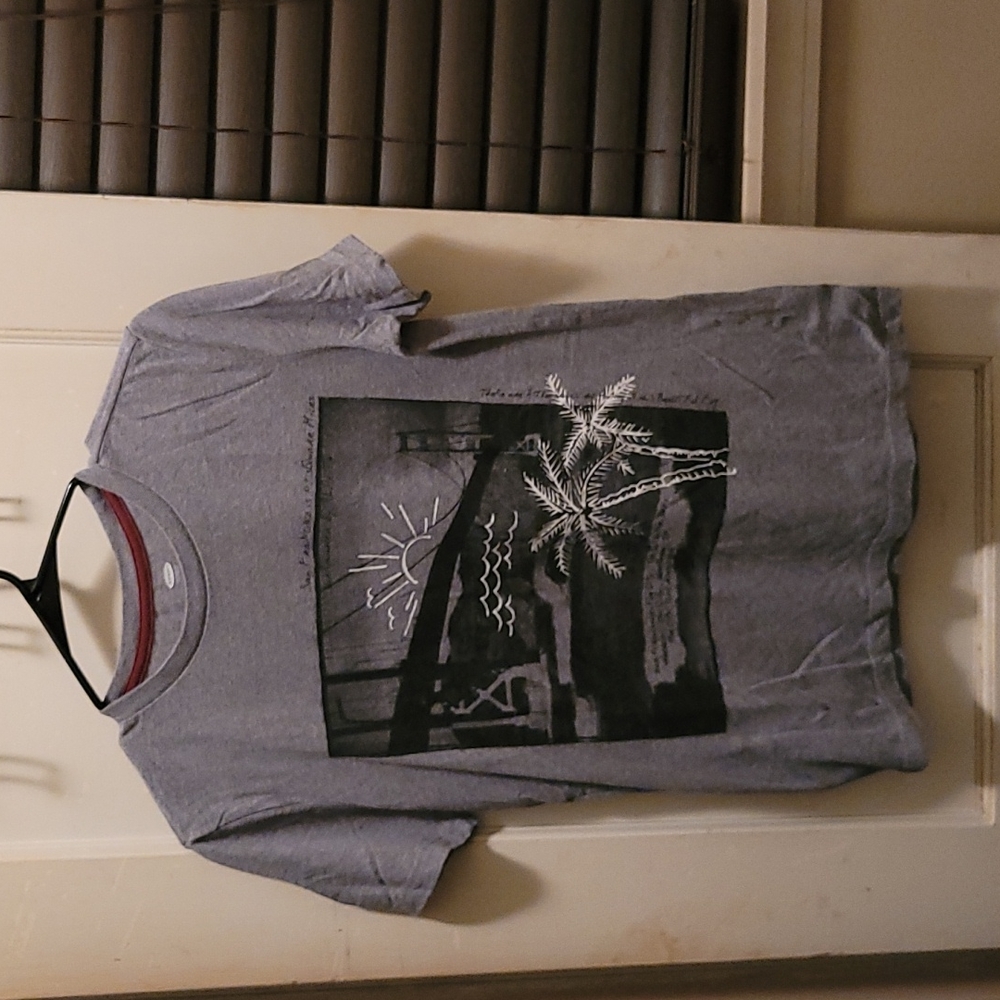 Grey kids old navy shirt